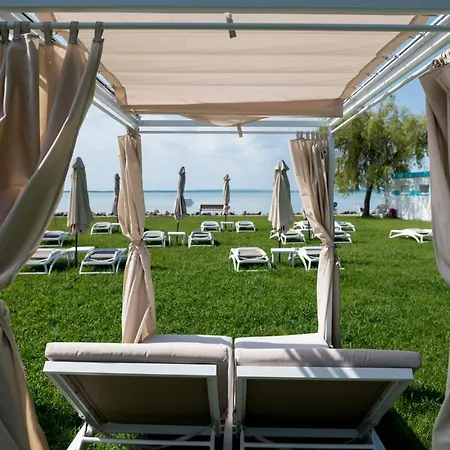 マリーナ ポート ホテル 4*