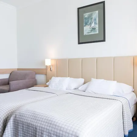 Marina Port Hotel 4*