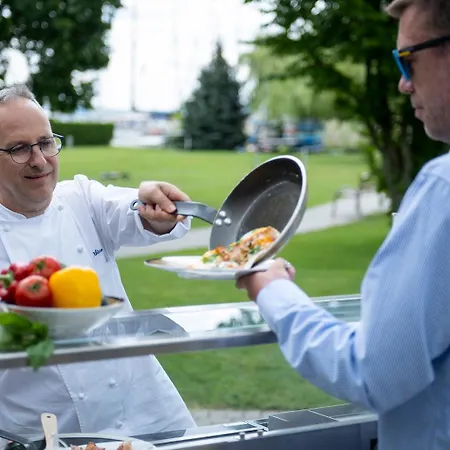 ホテル マリーナ ポート 4*
