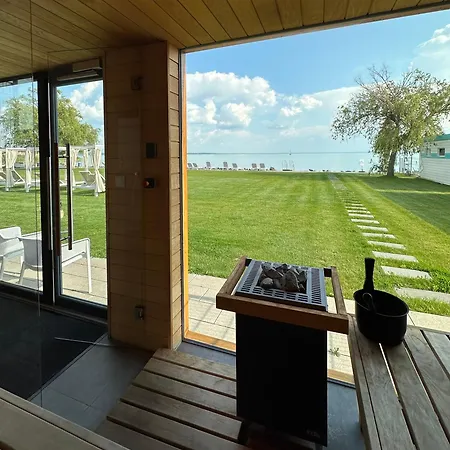 マリーナ ポート 4* バラトンケネシェ