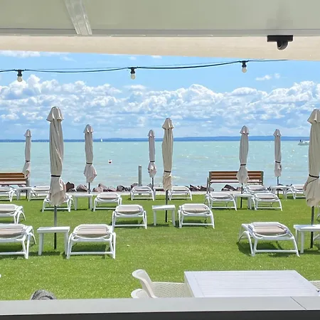 Szálloda Marina Port Balatonkenese