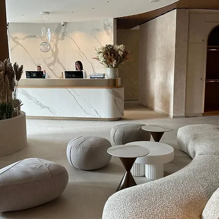 Marina Port Hotel 4*