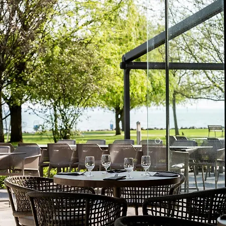 Marina Port Hotel
