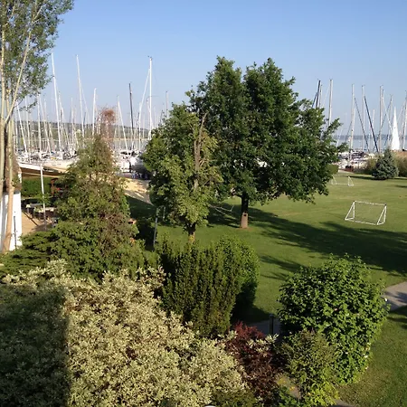 Marina Port Hotel