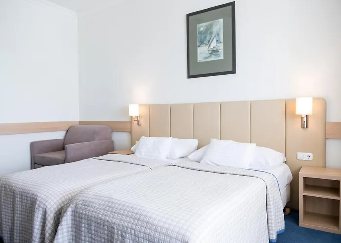 Marina Port Hotel 4*