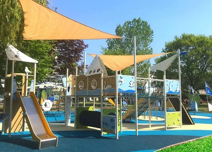 码头酒店 巴拉腾肯尼斯