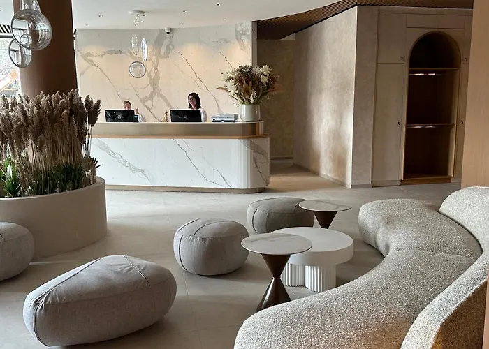 Marina Port Hotel 4*