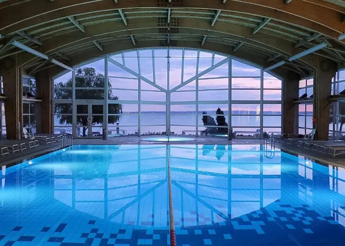 码头酒店 4* 巴拉腾肯尼斯