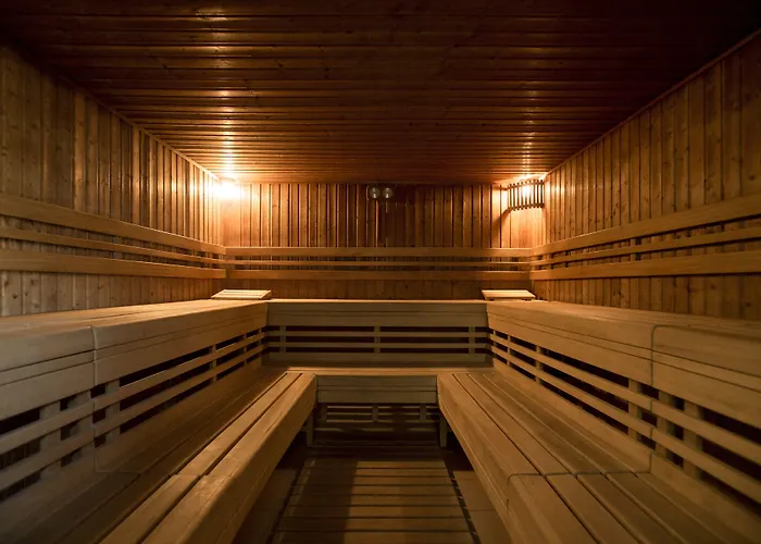 Marina Port Hotel 4*