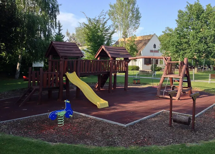 码头酒店 巴拉腾肯尼斯