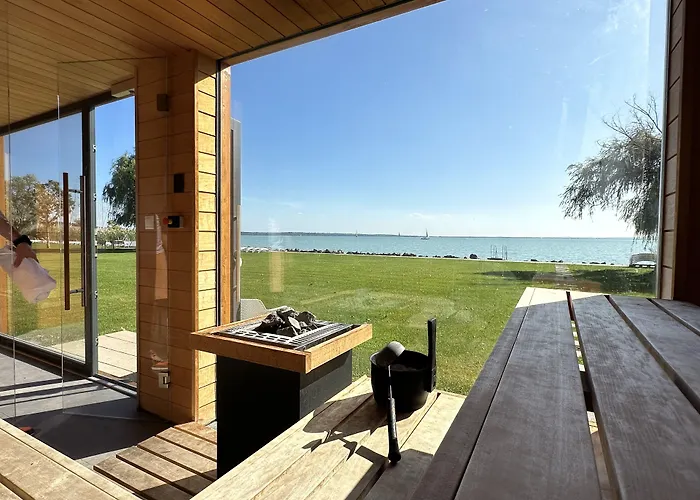 Hotel Marina Port 4*